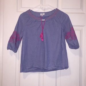 Cute shirt with pink decoration!